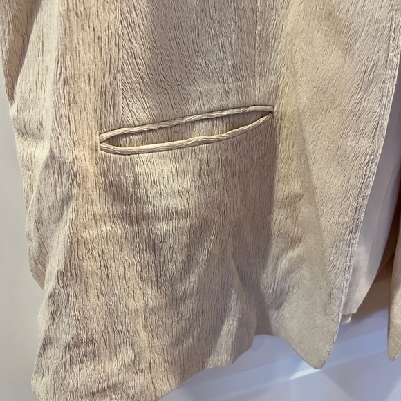 Express NWT Women's Cream Oversized Sleeveless Jacket - Picture 3 of 8